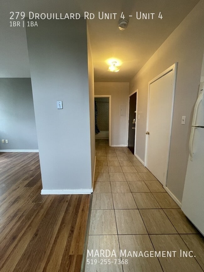 Building Photo - SPACIOUS 1 BED/1 BATH UNIT IN SECURE WALKERVILLE  BUILDING + HYDRO
