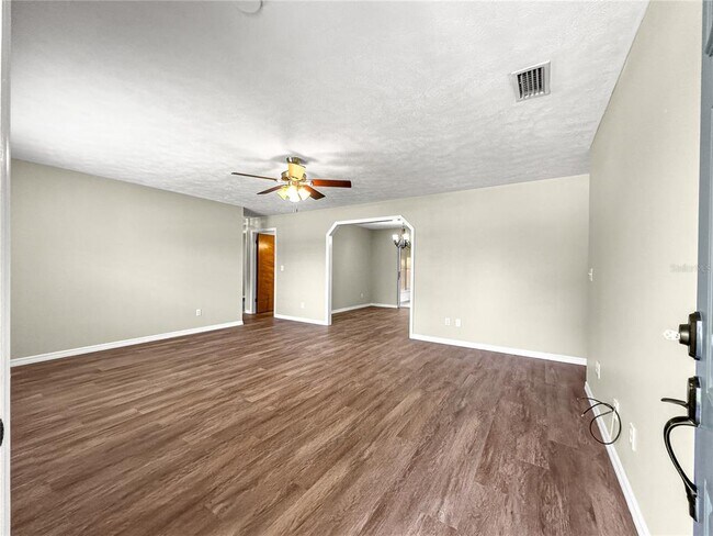 Building Photo - 10739 SE 44th Terrace