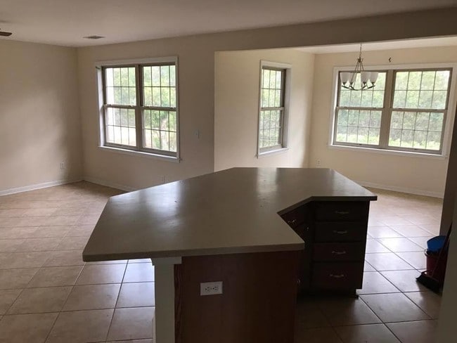 Huge kitchen island. - 86 Ceasar Pl