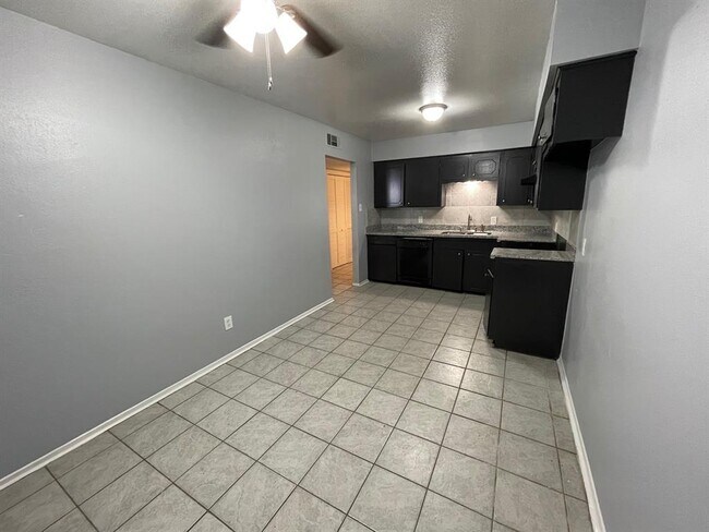 Building Photo - 8926 Kempwood Dr