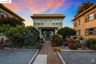 Building Photo - 444 40th St