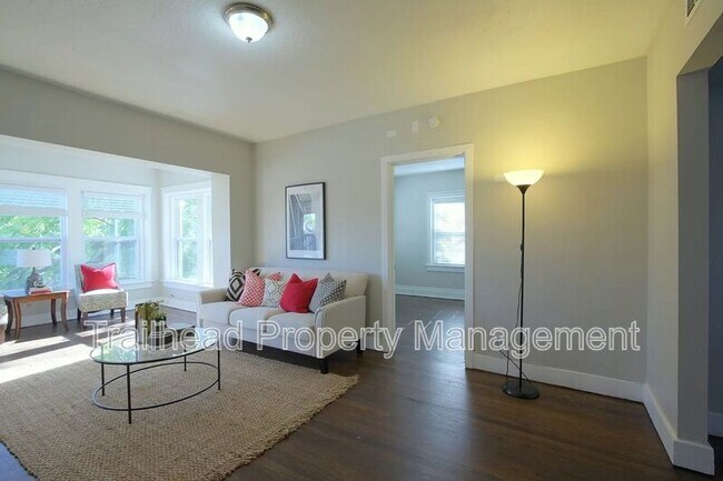 Foto del edificio - 1218 Brush Creek Blvd