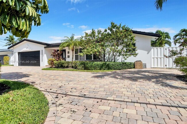 Building Photo - 5220 NE 26th Ave