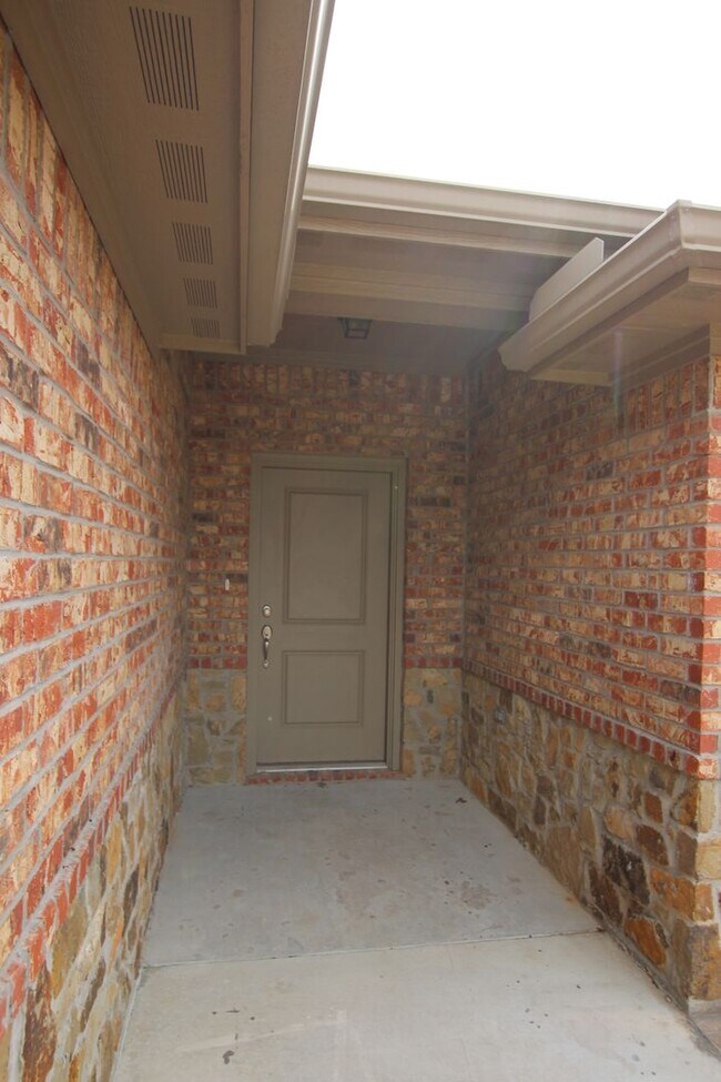 Foto del edificio - Beautiful 3 Bedroom 2 Bathroom Townhouse in South Tyler!