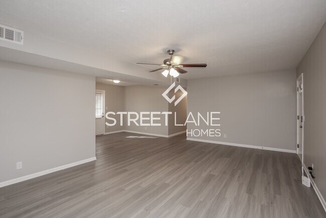 Foto del edificio - 1497 Greenwood Dr NW
