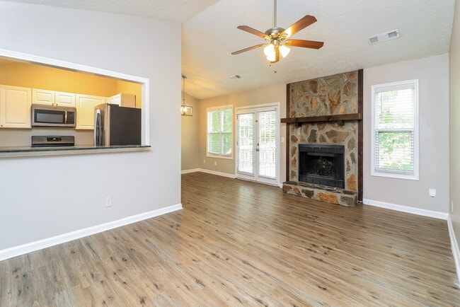 Building Photo - 353 Knollwood Ln