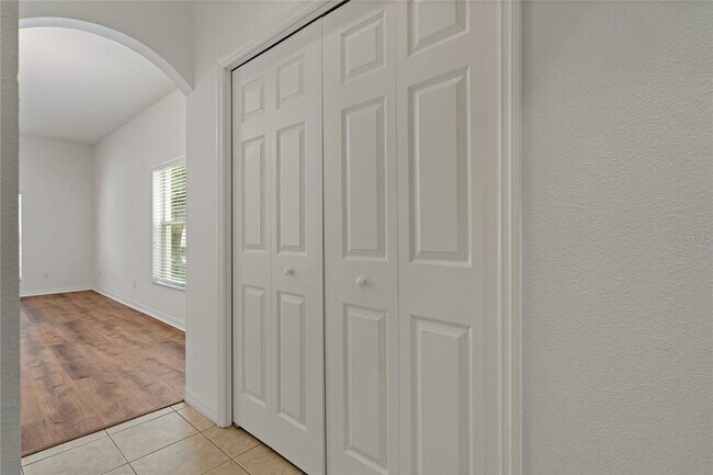 Building Photo - 12814 Cattail Shore Ln
