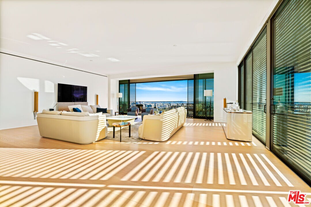 Foto principal - 9040 Sunset Blvd
