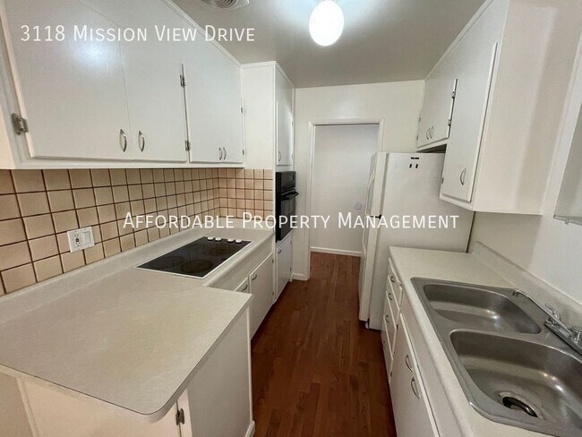 Building Photo - 3118 Mission View Dr