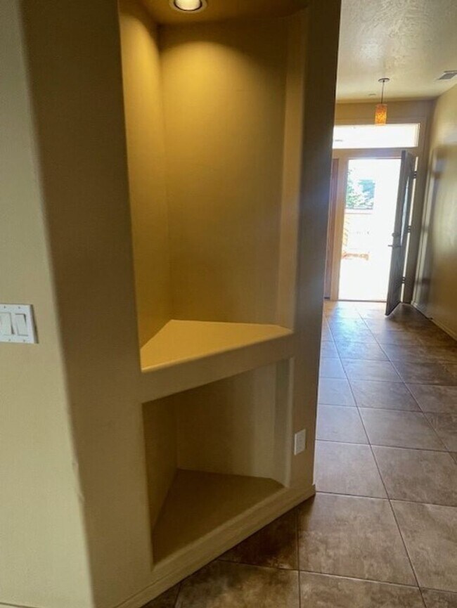 Building Photo - 1480 Javelina Hill