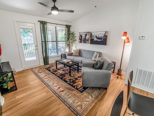 The Lodge of Athens - The Lodge of Athens Apartments