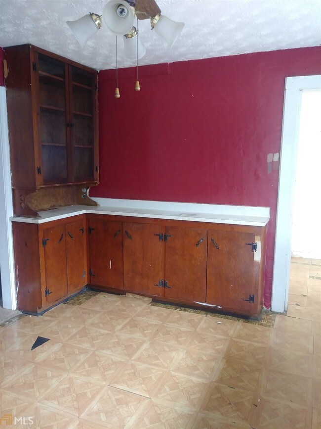 Building Photo - 1404 N Forest Ave