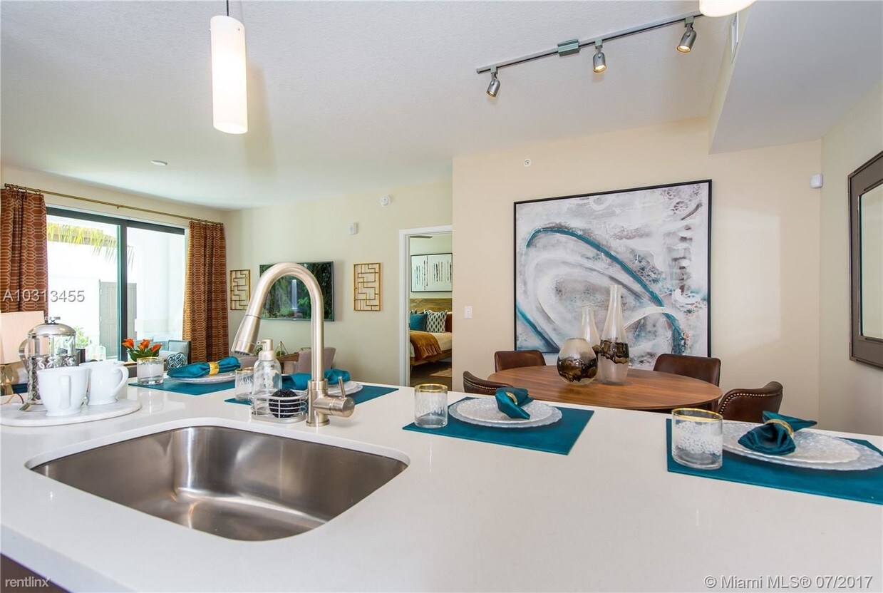 Foto principal - 2651 NW 84th Ave