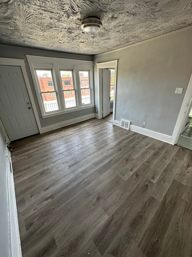 Living Room - 1101 Ashland St