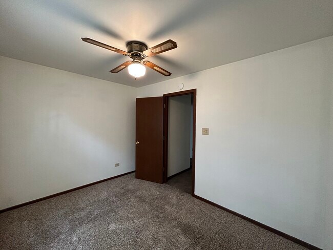 Building Photo - 20170 Willow Dr