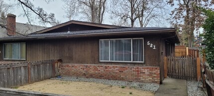 Building Photo - 521-521 S Holly St