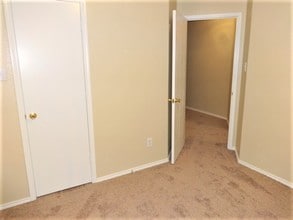 Building Photo - 210 Trees Dr