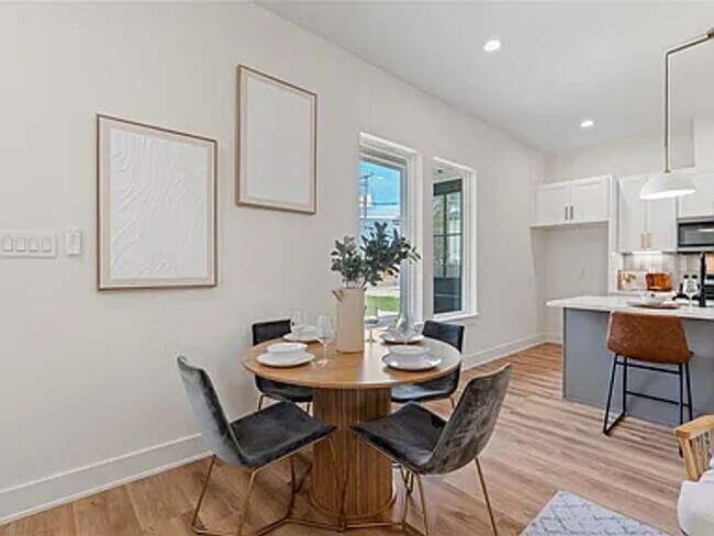 Foto del edificio - 6528 Weston St