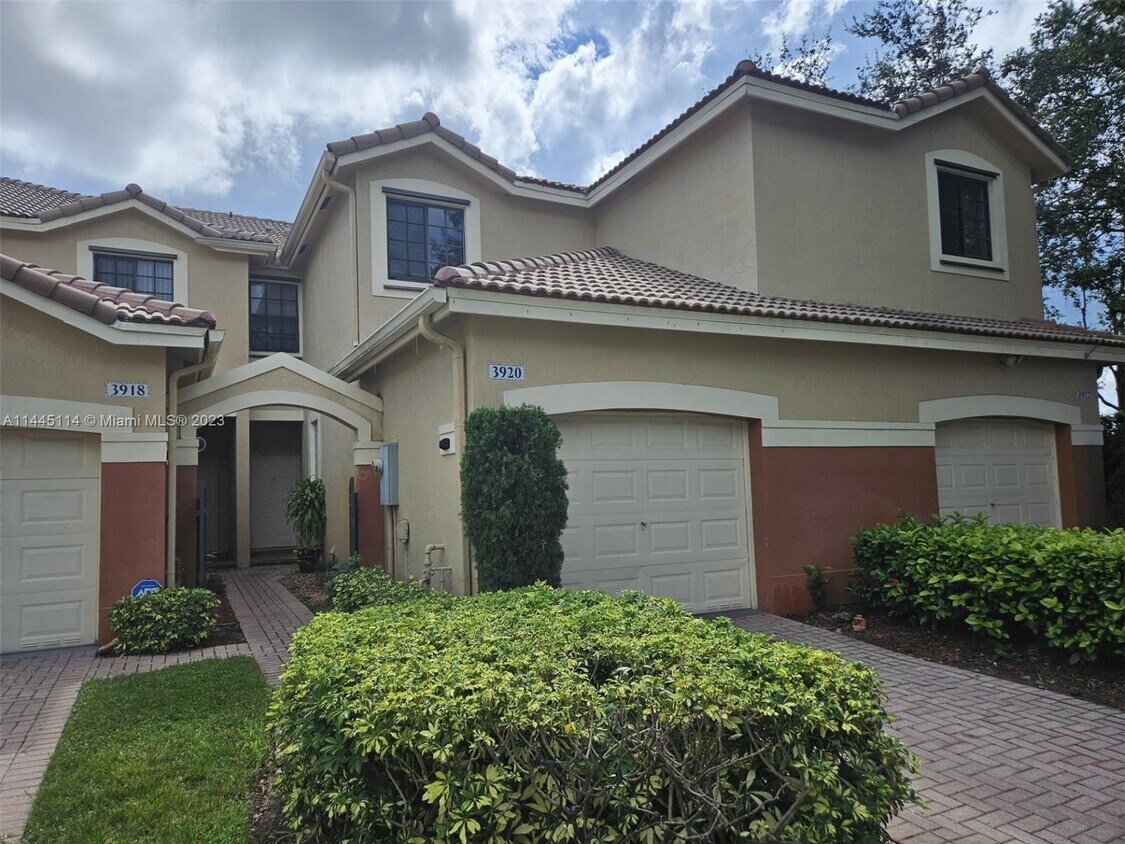 Foto principal - 3920 Cherry Ln