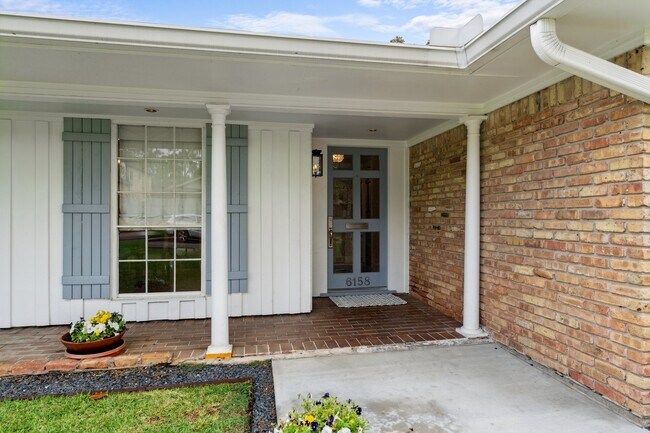 Building Photo - 6158 Burgoyne Dr.