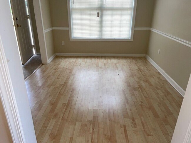 Foto del edificio - ****READY TO MOVE IN****