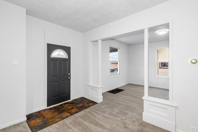 Building Photo - 705 Smith Ave SW
