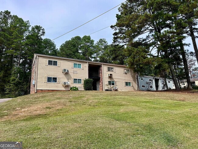 Foto del edificio - Room in Apartment on Gresham Park Dr