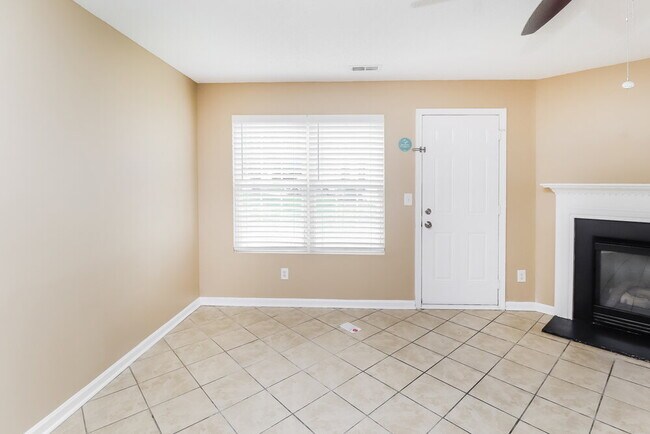 Foto del edificio - 3005 Hunters Creek Ct