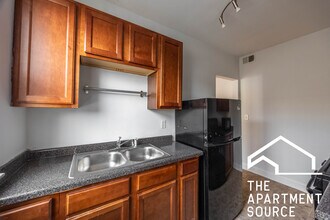 Building Photo - 2004 W Jarvis Ave