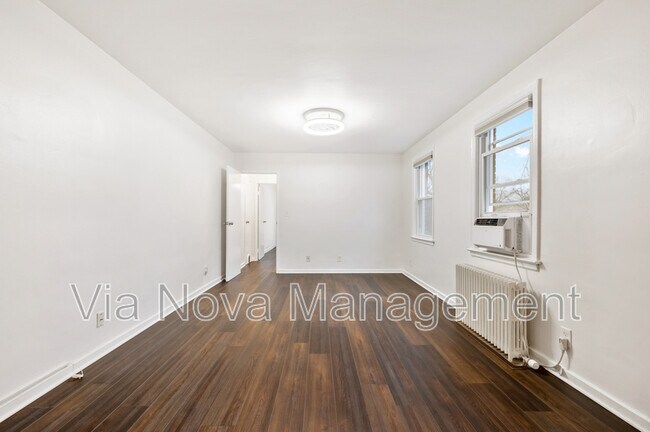 Building Photo - 836 Thorn St