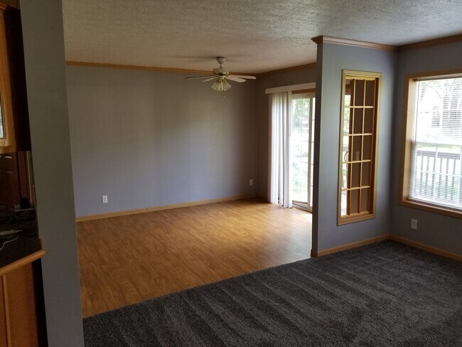 Building Photo - 715 N Nursery Rd