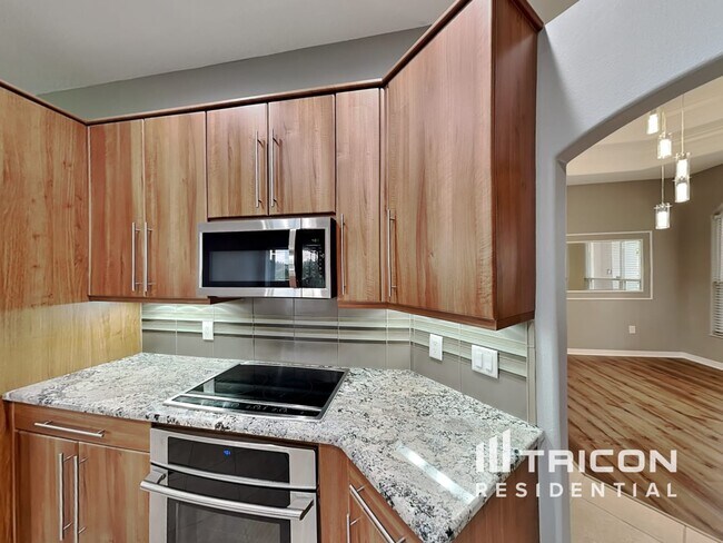 Building Photo - 10259 Silverado Cir