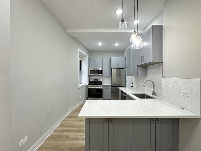 Building Photo - 439 W Belden