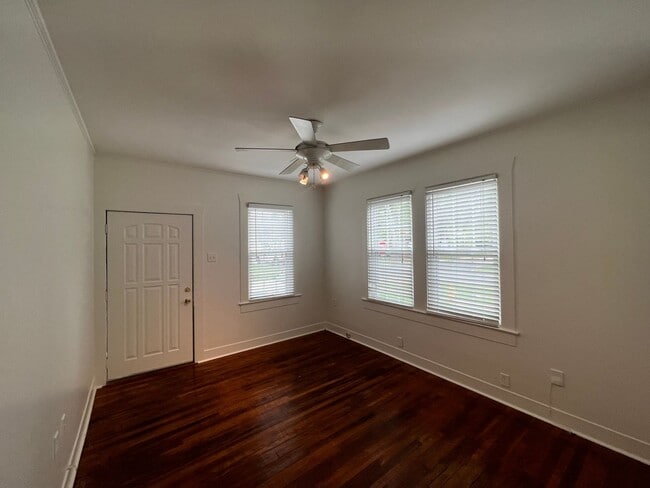 Building Photo - 334 Gebelin St