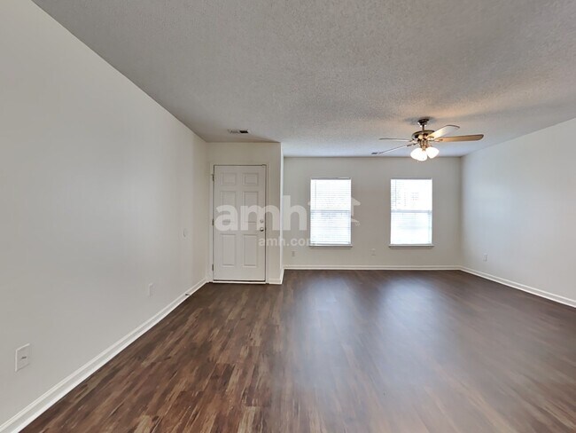 Building Photo - 3041 Maple Leaf Drive