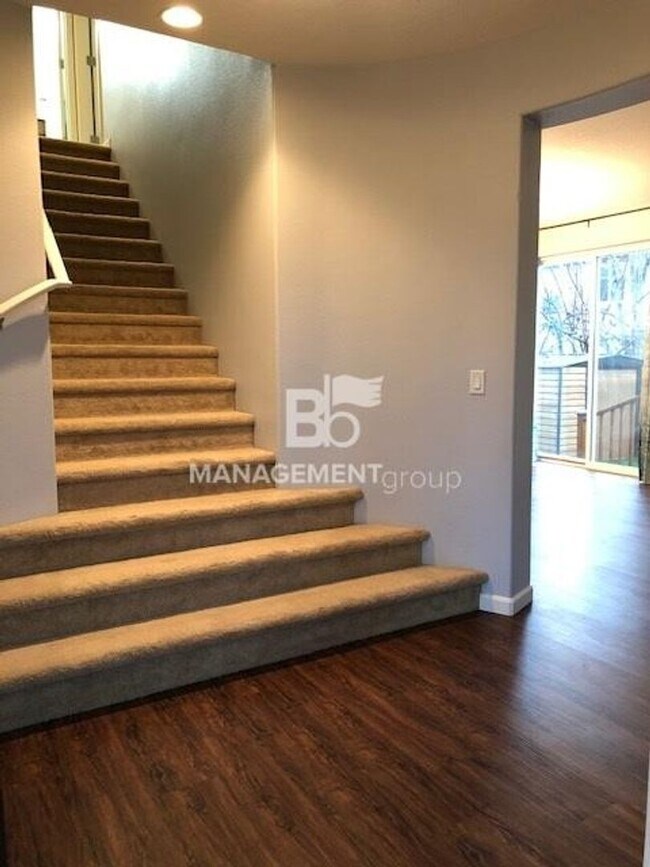 Foto del edificio - Beautiful Tigard Home- Gourmet Kitchen- Pr...