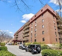 Building Photo - 125 Pleasant St