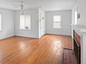 Building Photo - 5549 Harvey Ave