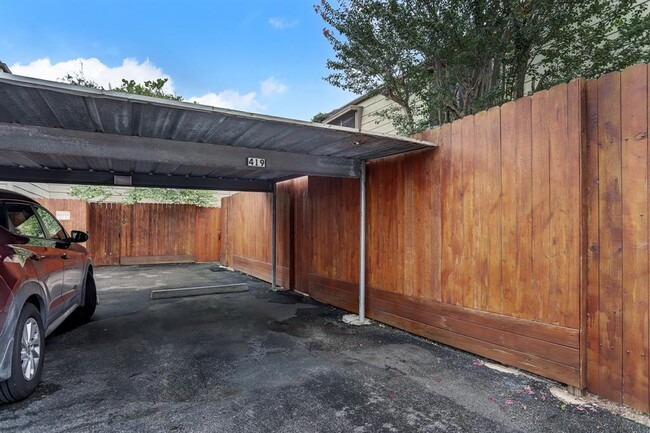 Building Photo - 11550 Chimney Rock Rd