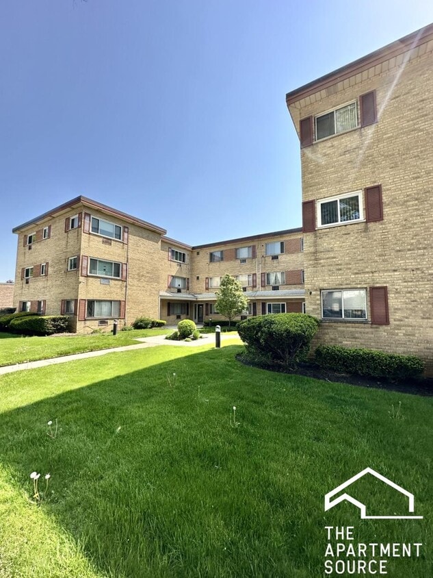 Building Photo - 9207 Skokie Blvd