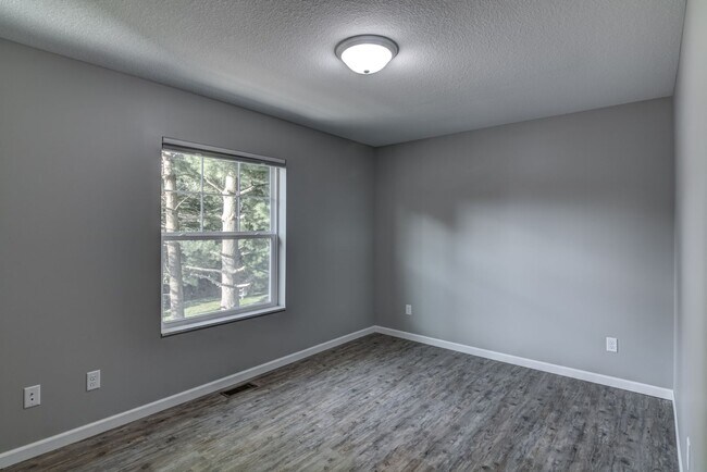 Foto del edificio - 4 bed, 2 bath