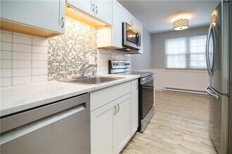 Building Photo - 23 Bullocks Point Ave