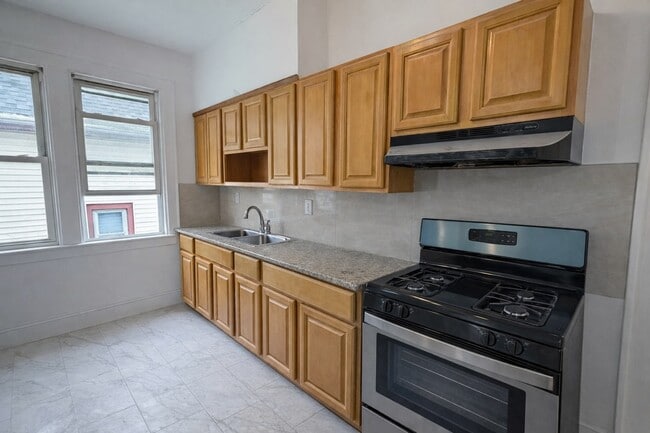 Kitchen - 202 S Stiles St