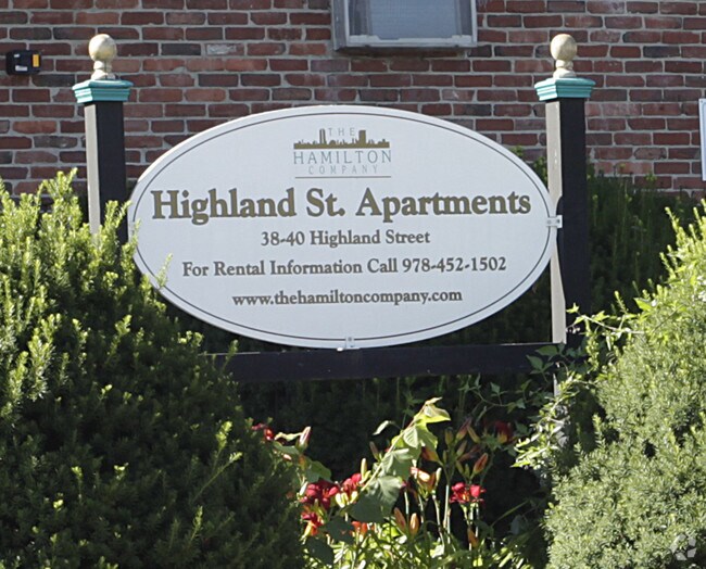 Foto del edificio - Highland Street Apartments