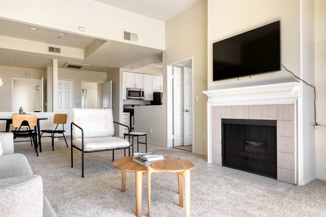 Foto del edificio - 1561 S Barrington Ave