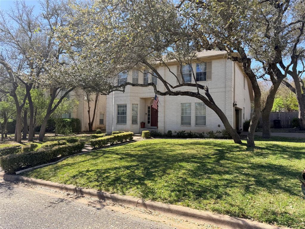 Building Photo - 9401 Caracas Dr
