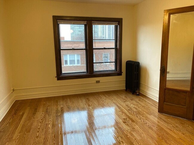 Interior Photo - 2256 N. Cleveland