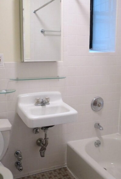 Foto del edificio - 441 E 74th St