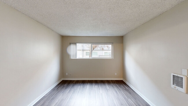 Interior Photo - Rosebeach