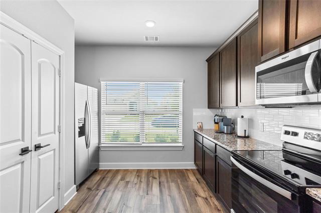 Foto del edificio - 7616 Lumber Jack Ln
